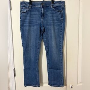 LOFT Women's cropped Blue Jeans